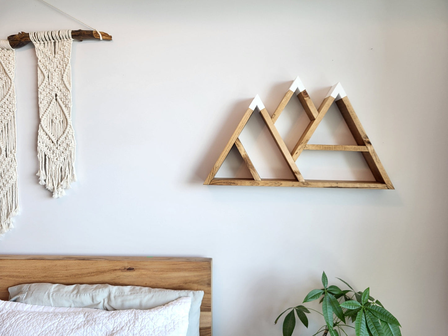 Kids Mountain Wood Shelf
