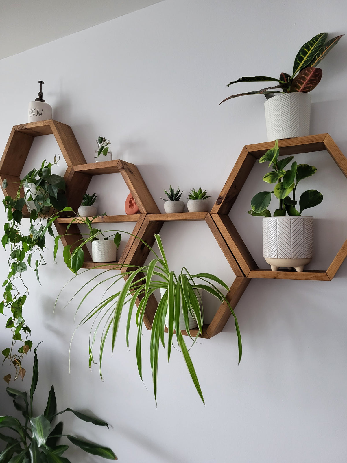 Set of 4 Wood Hexagon Shelves Wall Decoration | Geometric Wall Decor | Hexagon Wall Shelves | Rustic Wood Display Shelves | Plant & Trinket Shelves | Modern Boho Home Decor