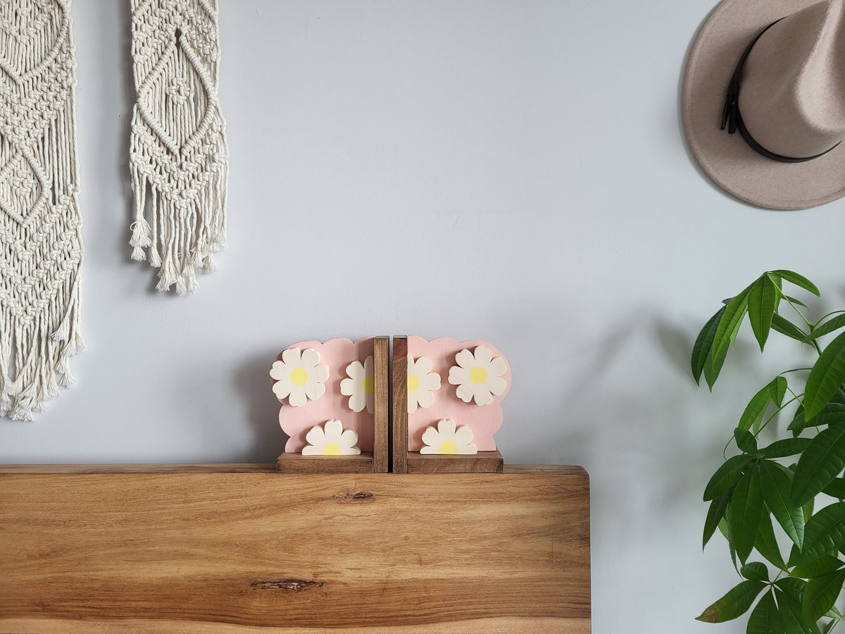 Wooden Daisy Flower Bookends | Handcrafted Floral Bookshelf Décor