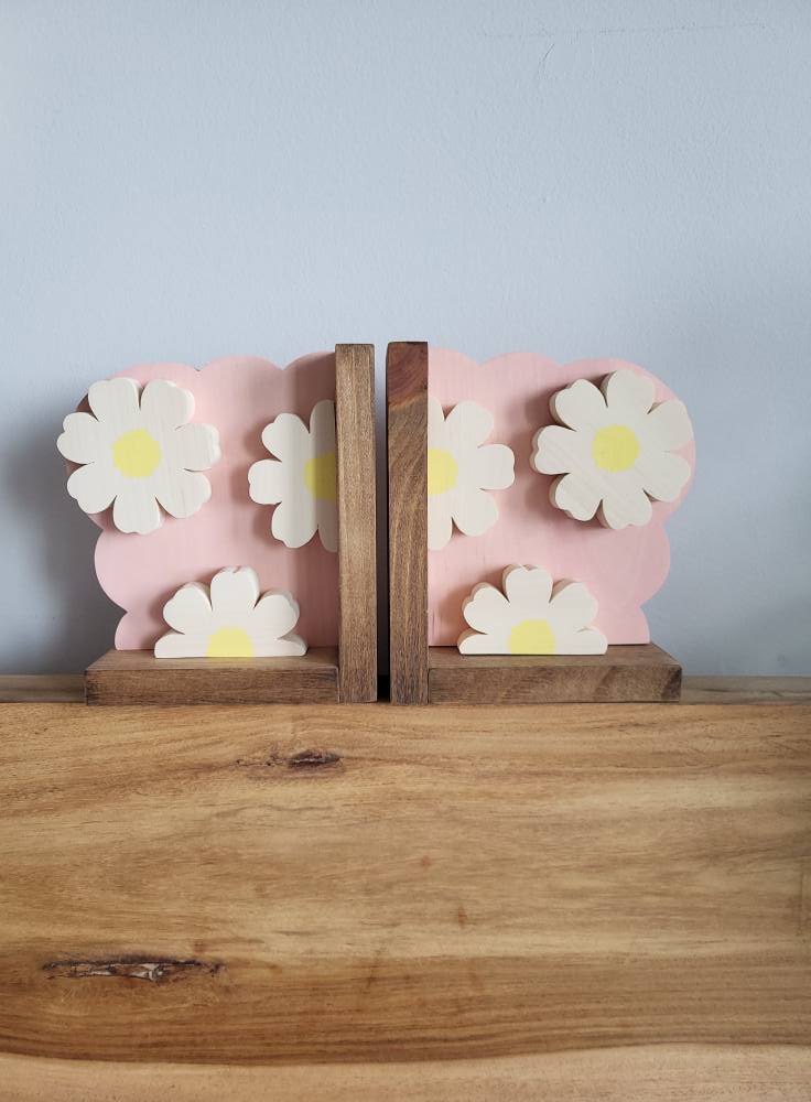 Wooden Daisy Flower Bookends | Handcrafted Floral Bookshelf Décor
